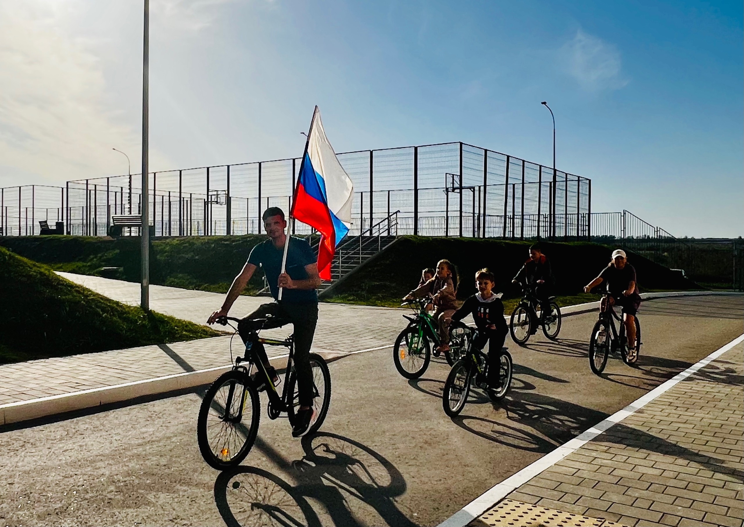 В Центре образования №59 &amp;quot;Личность&amp;quot; состоялся замечательный велопробег, посвященный Дню воссоединения Донбасса и Новороссии с Россией..